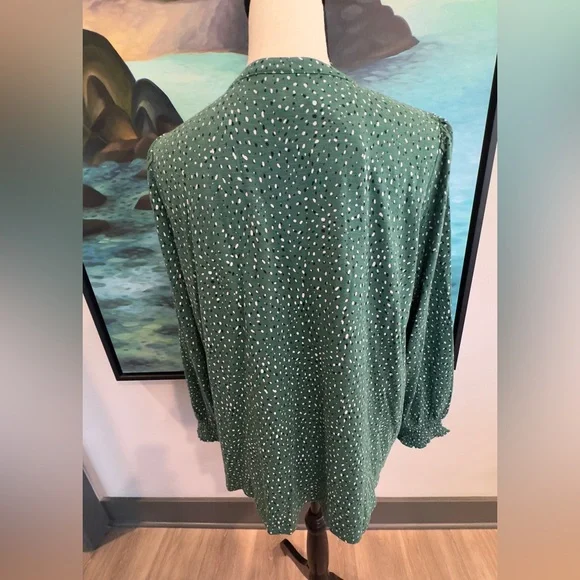 J. Jill Green Long Sleeve Smocked Top with Buttoned Collar - Picture 3 of 8